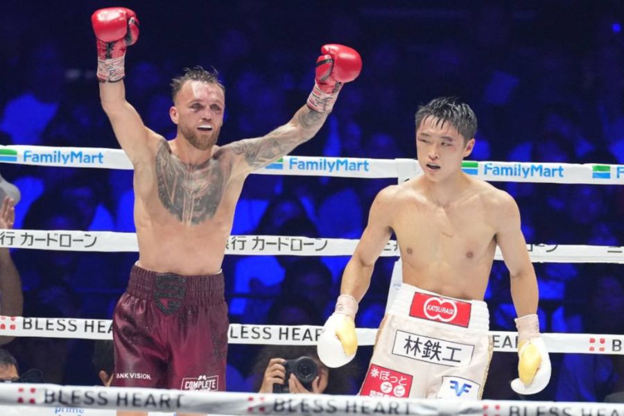 グッドマン（左）に判定負けを喫した西田凌佑【写真：井上学】