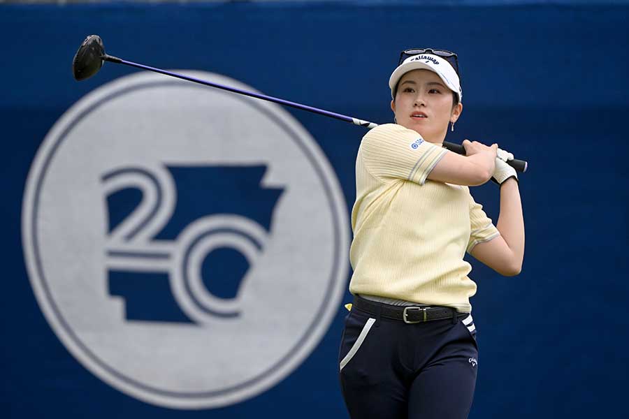 ウォルマートNWアーカンソー選手権最終日でプレーする西村優菜【写真:AP/アフロ】