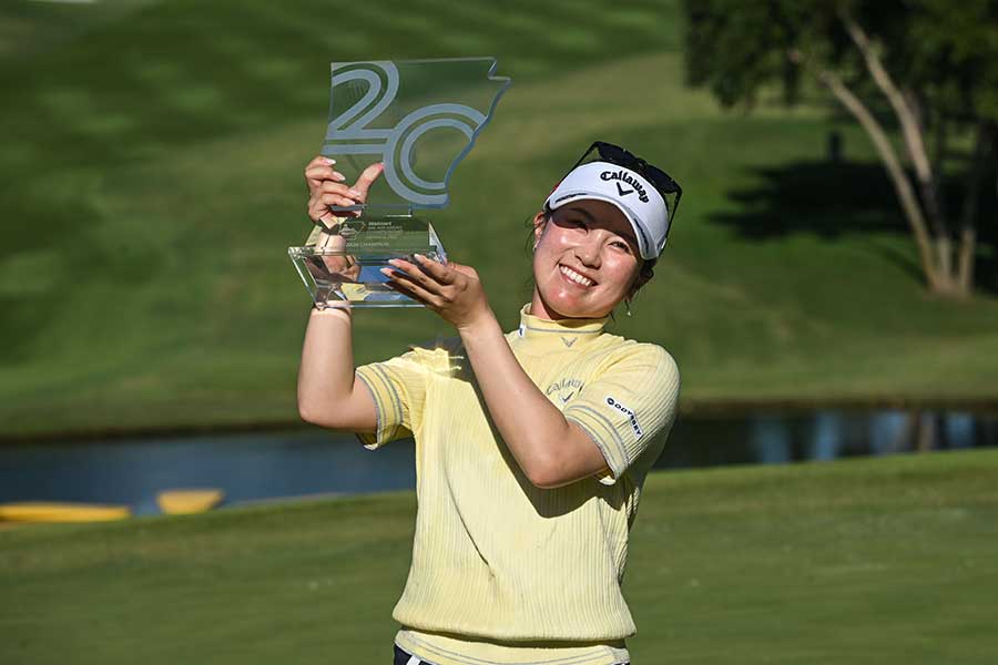 ウォルマートNWアーカンソー選手権で優勝した西村優菜【写真：AP/アフロ】
