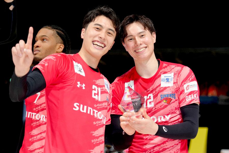 高橋塁（左）と弟の藍【写真：スポーツ報知/アフロ】