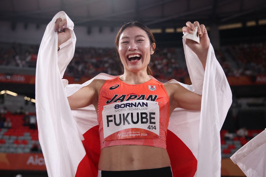 金メダルを獲得した福部真子【写真：ロイター】