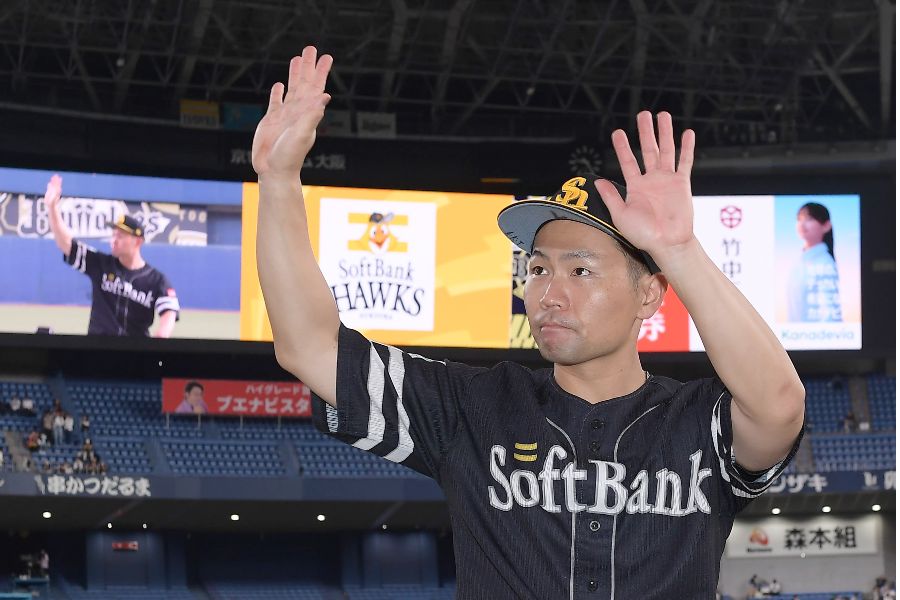 引退試合に臨んだ中村晃【写真:産経新聞社】