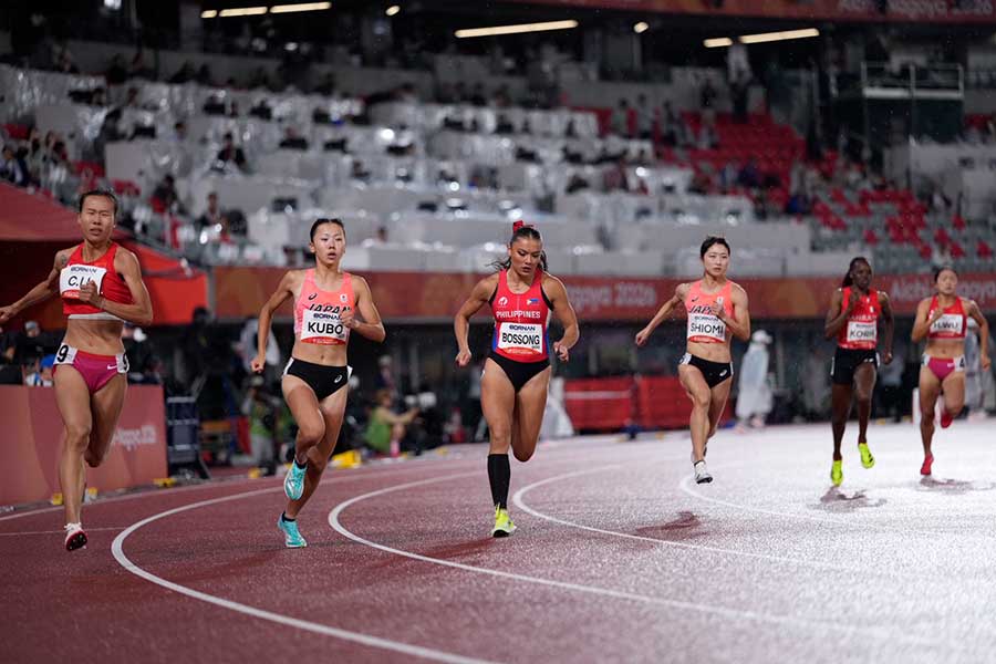 女子800メートル決勝は超スローペースになった【写真:奥井隆史】