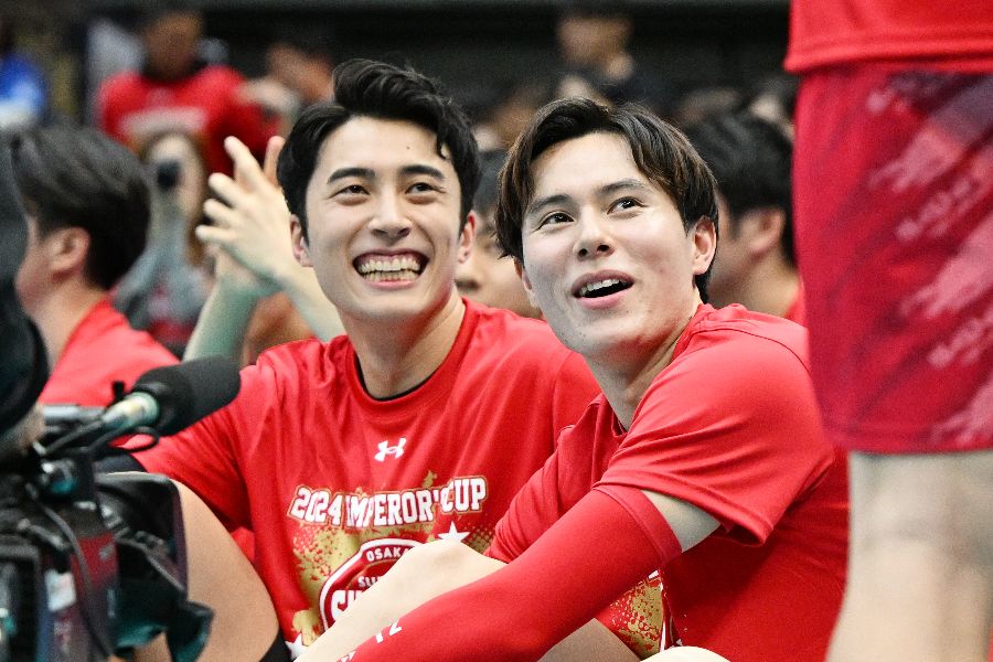 高橋塁（左）と藍【写真：松尾/アフロスポーツ】