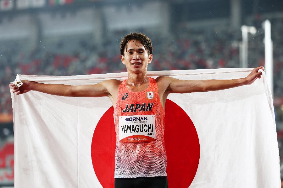 男子5000メートルで銀メダルを獲得した山口智規【写真:ロイター】