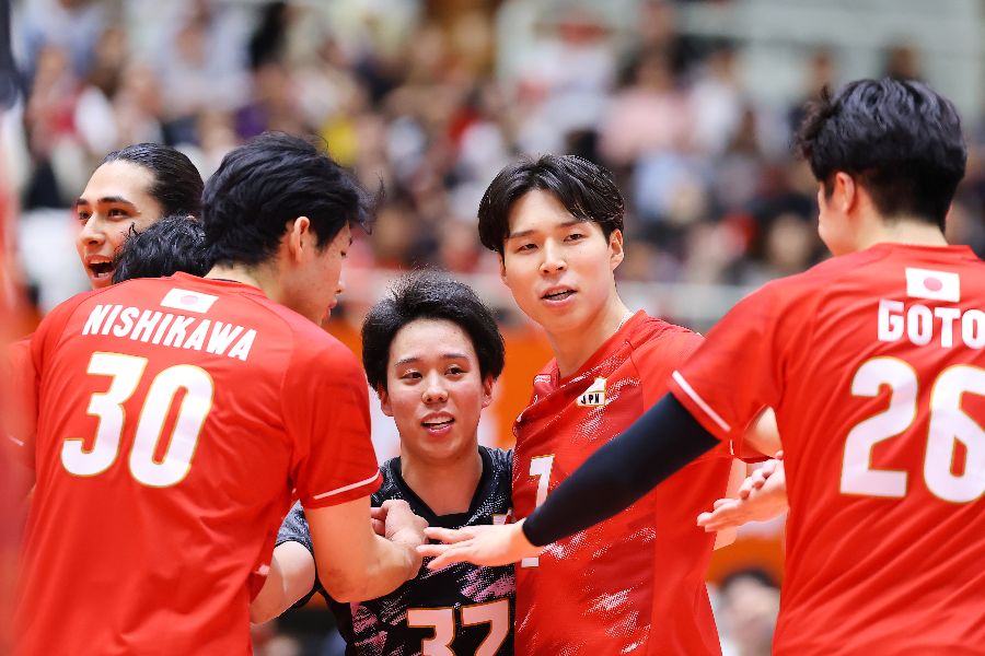 アジア大会に出場しているバレーボール男子日本代表【写真：アフロスポーツ】