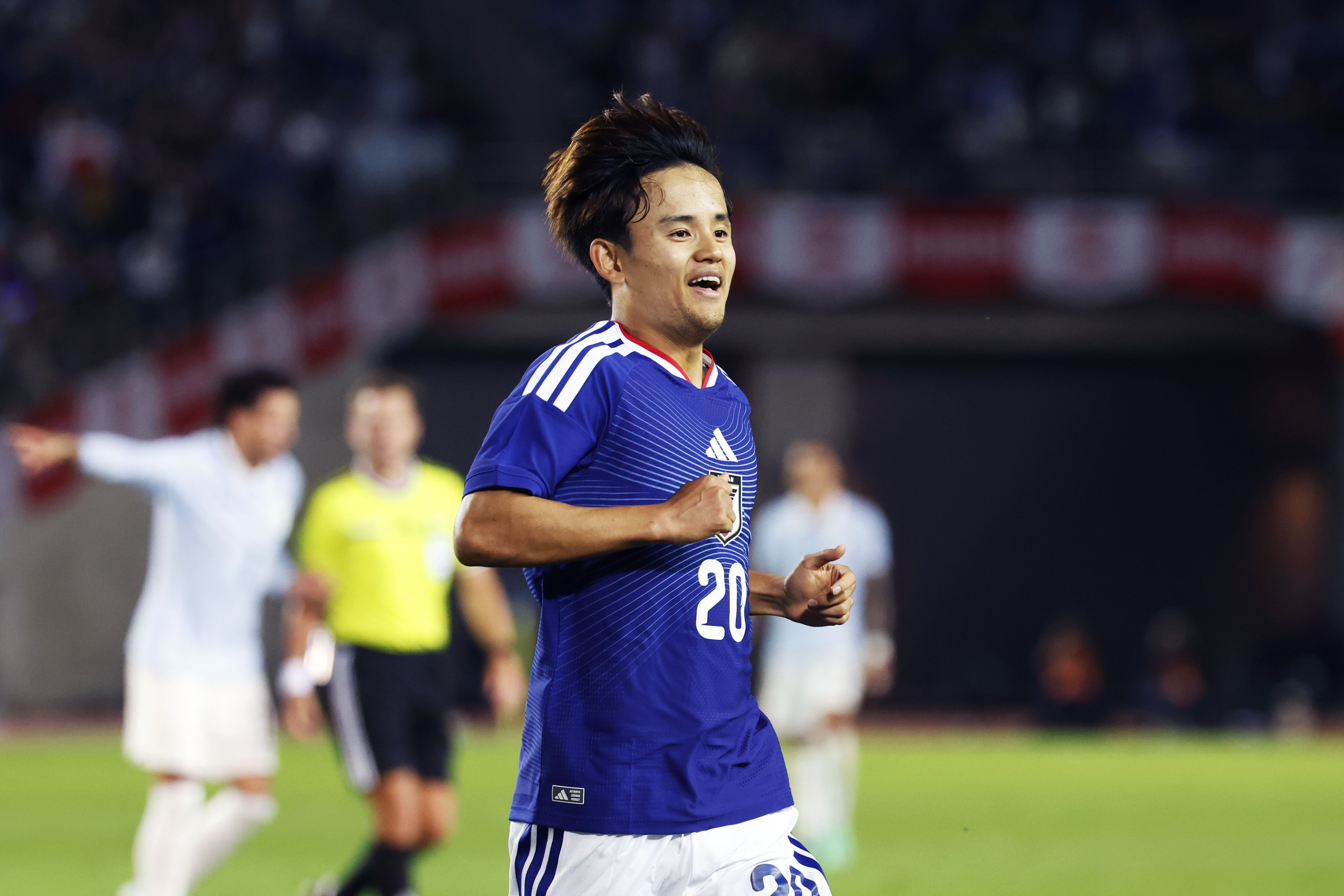 サッカー日本代表の久保建英【写真：なかしまだいすけ/アフロ】