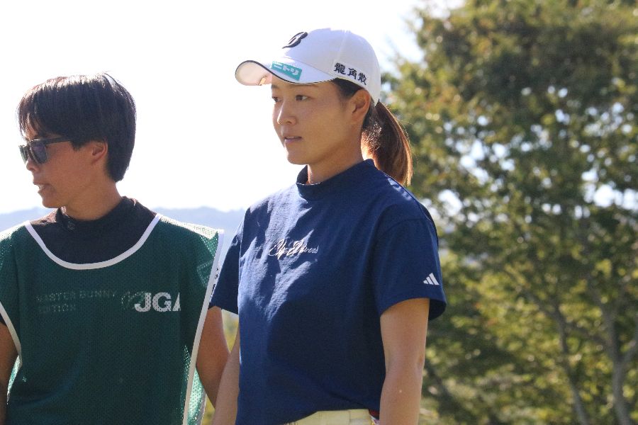 首位と4打差の5位に浮上した佐藤心結【写真:柳田通斉】