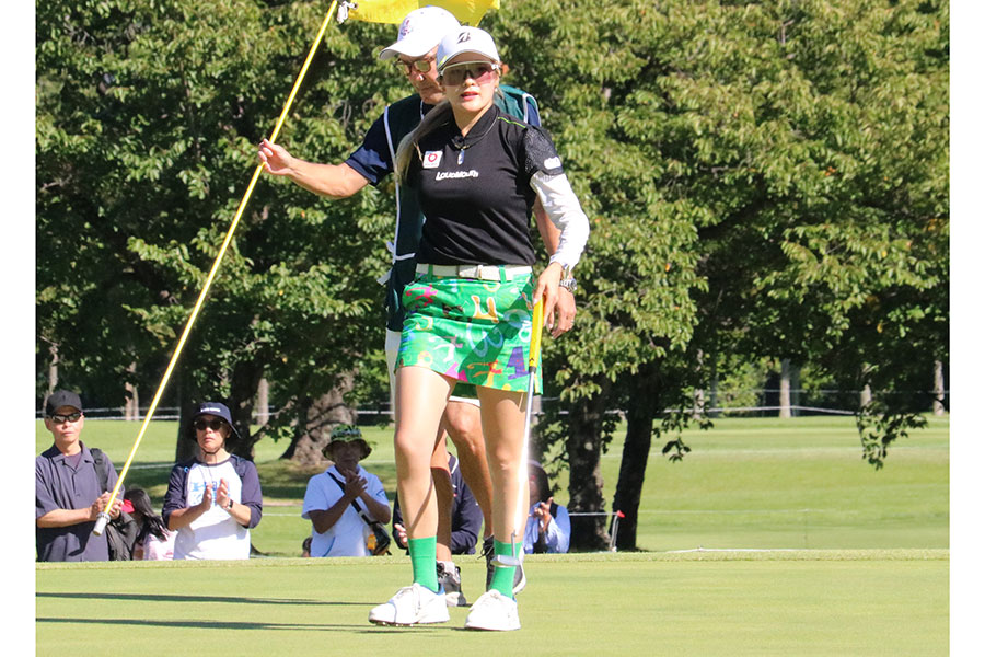 日本女子オープンゴルフ選手権に出場している桑木志帆【写真:柳田通斉】