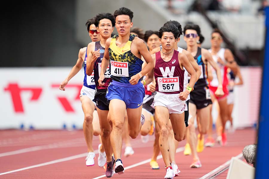 佐藤圭汰（先頭のゼッケン411番）【写真：朝倉健/アフロスポーツ】