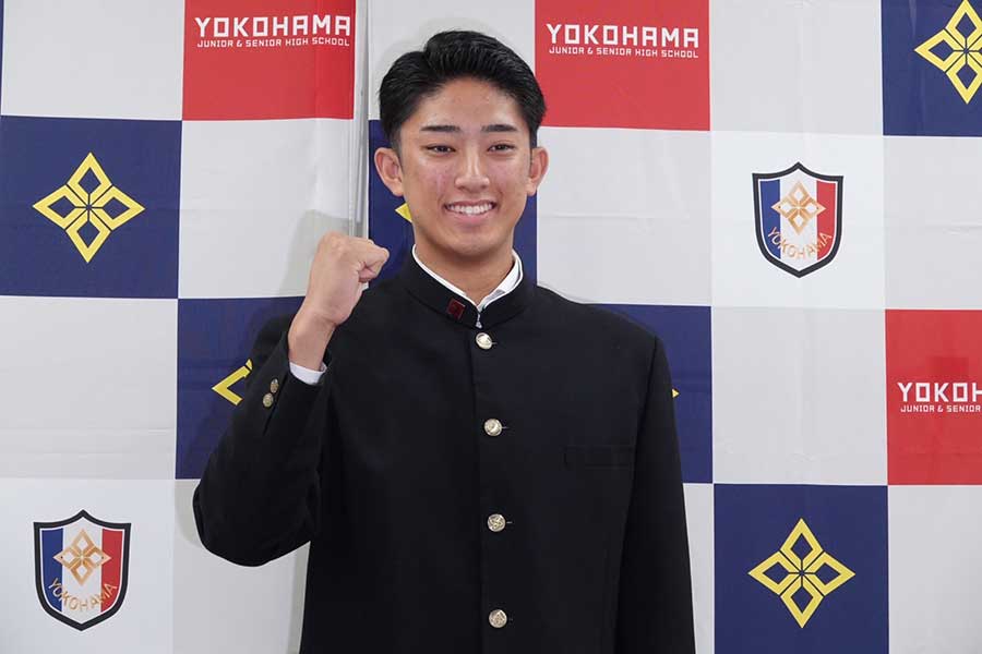 記者会見に出席した横浜高・織田翔希【写真：戸田湧大】