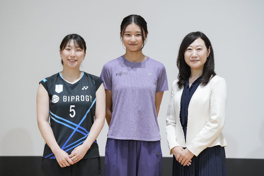 「W-ANS ACADEMY」のトークイベントに登場した五十嵐有紗、田中佑美、日本体育大学の須永美歌子教授（左から）【写真：増田美咲】