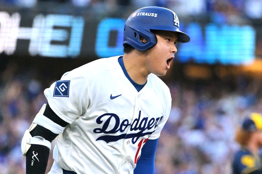 待望の今ポストシーズン1号3ランを放ったドジャースの大谷翔平【写真:ロイター】