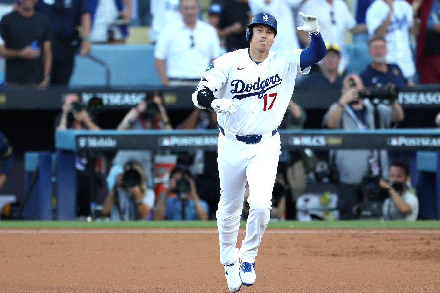 ブルワーズ戦で3ランを放ったドジャースの大谷翔平【写真:ロイター】