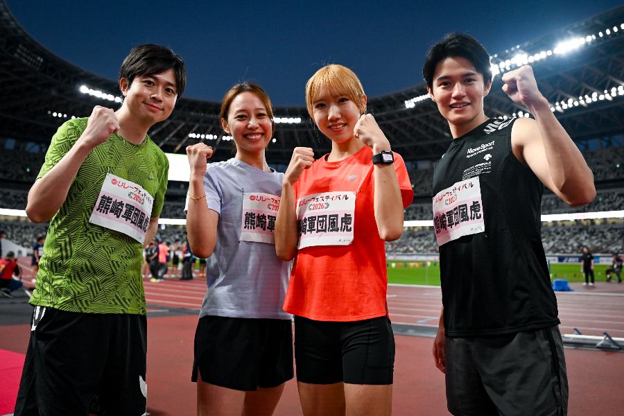 競泳の元オリンピック選手・今井月さん（左から2人目）も職場のTBSアナウンサー、スタッフと出場した【写真：中戸川知世】