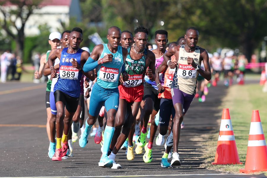 山梨学院大のユニホームに注目が集まった【写真:加治屋友輝】