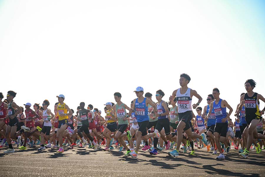 箱根駅伝の予選会で走る選手たち【写真：中戸川知世】