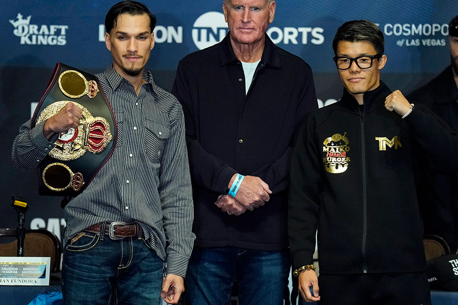 フィゲロア(左)との世界戦が中止になった亀田和毅(右)【写真:アフロ】