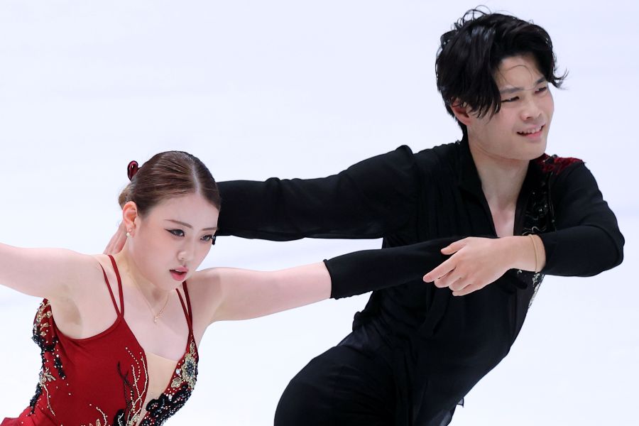 “りかしん”こと紀平梨花、西山真瑚組【写真：西村尚己/アフロスポーツ】