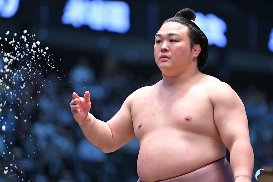 炎鵬【写真：スポーツ報知/アフロ】