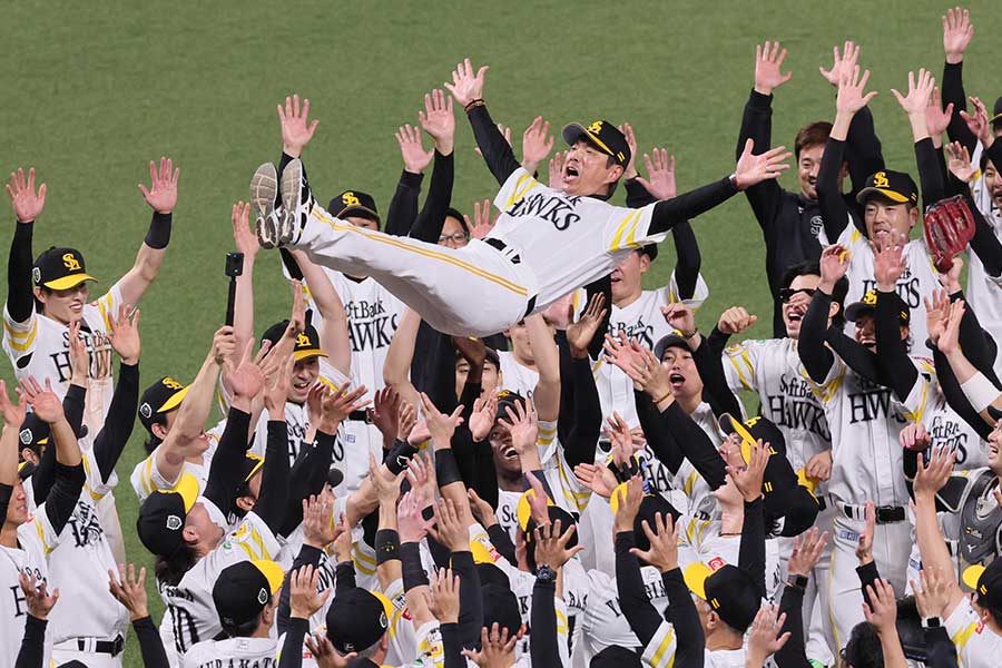 日本シリーズを制したソフトバンクナイン【写真:産経新聞社】