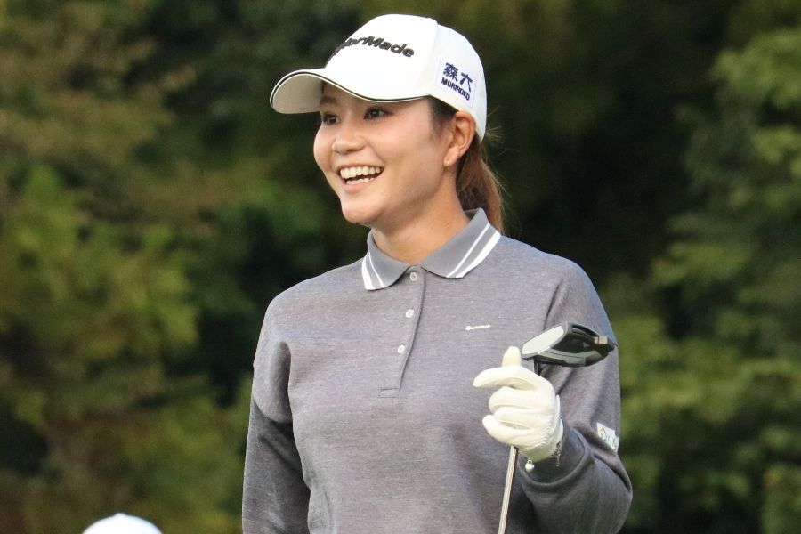 通算11アンダーで首位に立った山路晶【写真:柳田通斉】